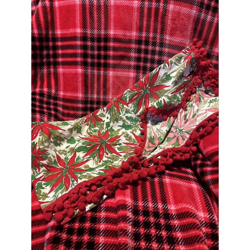 Vintage Red Pom Pom Trim Christmas Poinsettia Tablecloth 53.5X27"